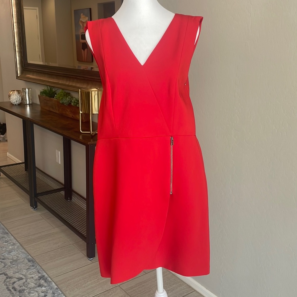 Adorable Alice & Olivia dress.